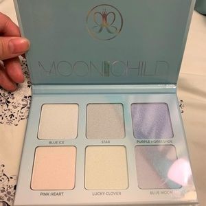 Anastasia Beverly Hills MoonChild Glow Kit Palette